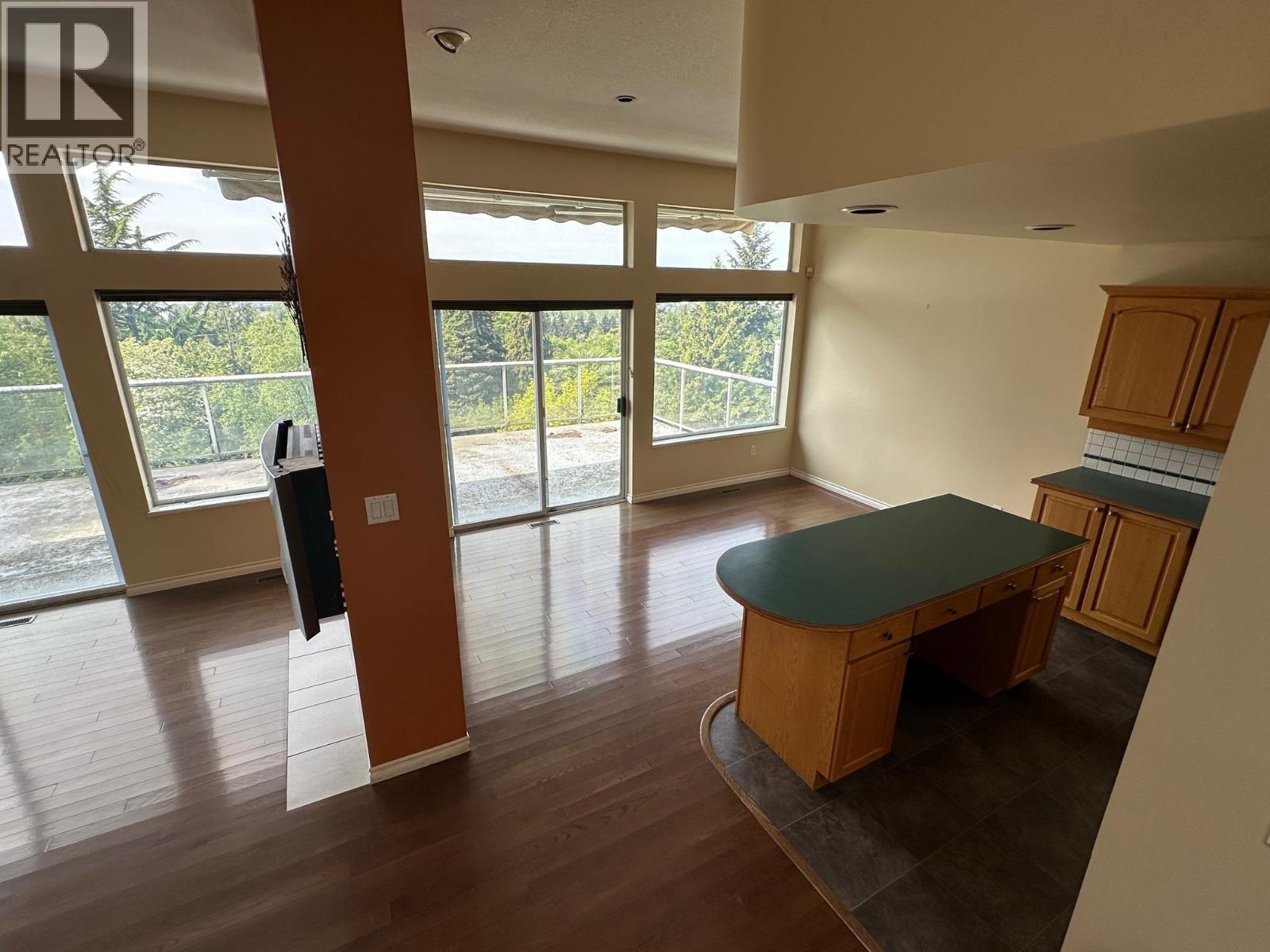 924 London Place, New Westminster, British Columbia  V3M 4Z6 - Photo 3 - R3118246