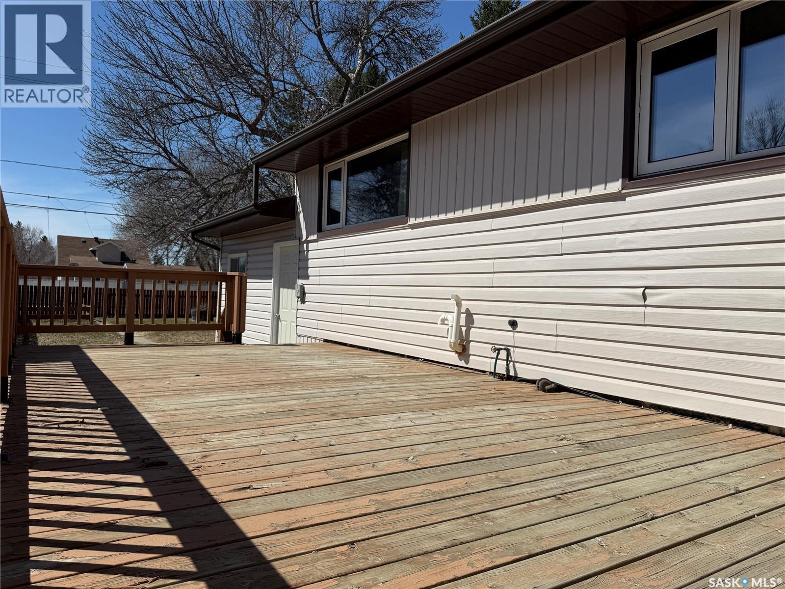 375 9th Avenue W, Melville, Saskatchewan  S0A 2P0 - Photo 38 - SK030404