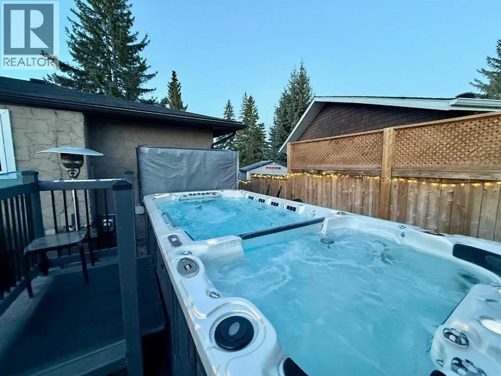 844 Lake Lucerne Drive Se, Calgary, Alberta  T2J 3H3 - Photo 35 - A2299357
