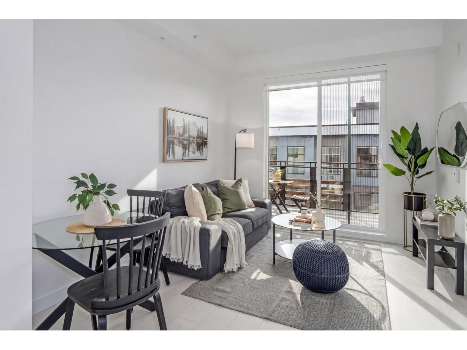 615 13439 94a Avenue, Surrey, British Columbia  V3V 0G9 - Photo 1 - R3118331