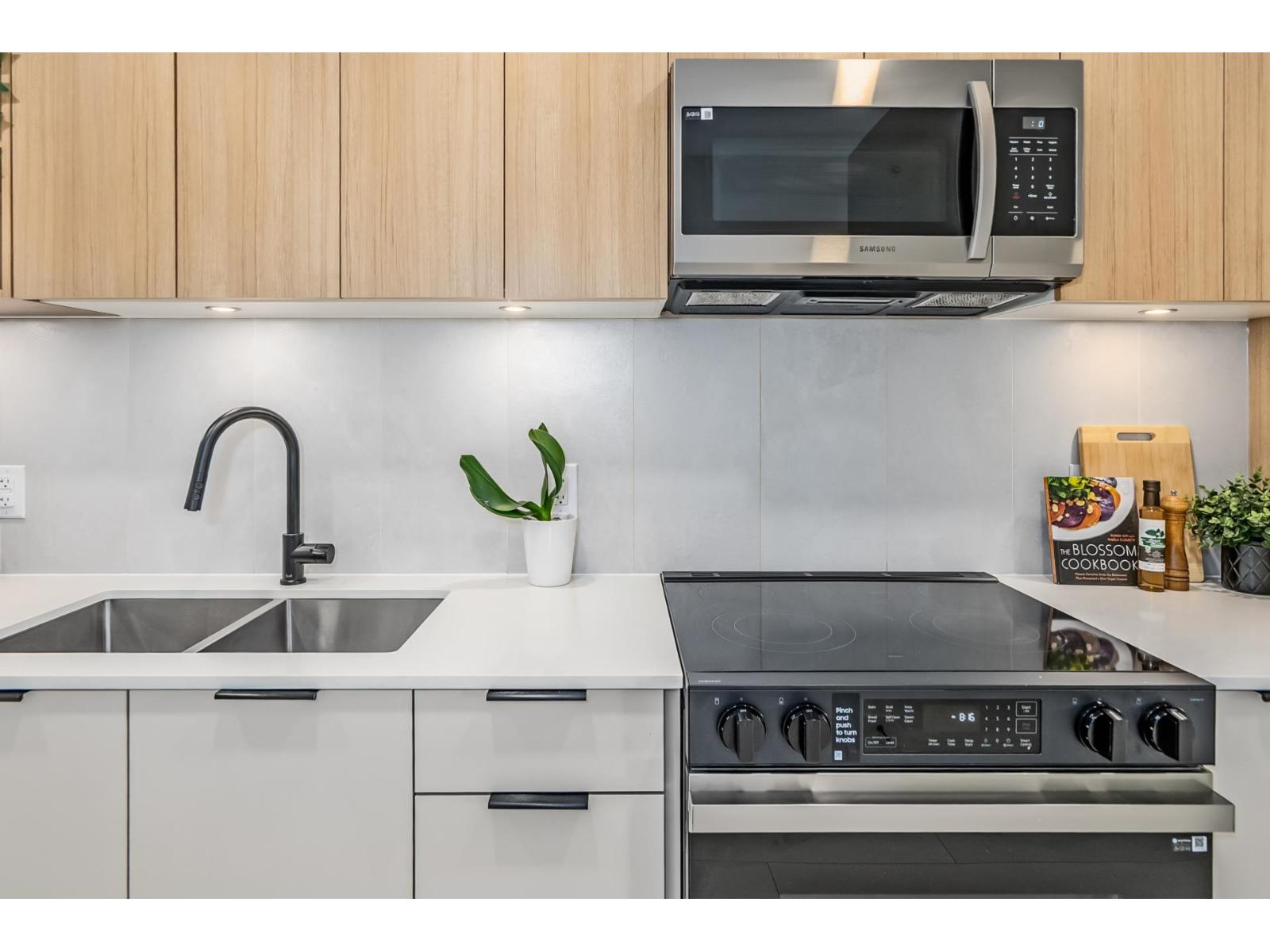 615 13439 94a Avenue, Surrey, British Columbia  V3V 0G9 - Photo 7 - R3118331