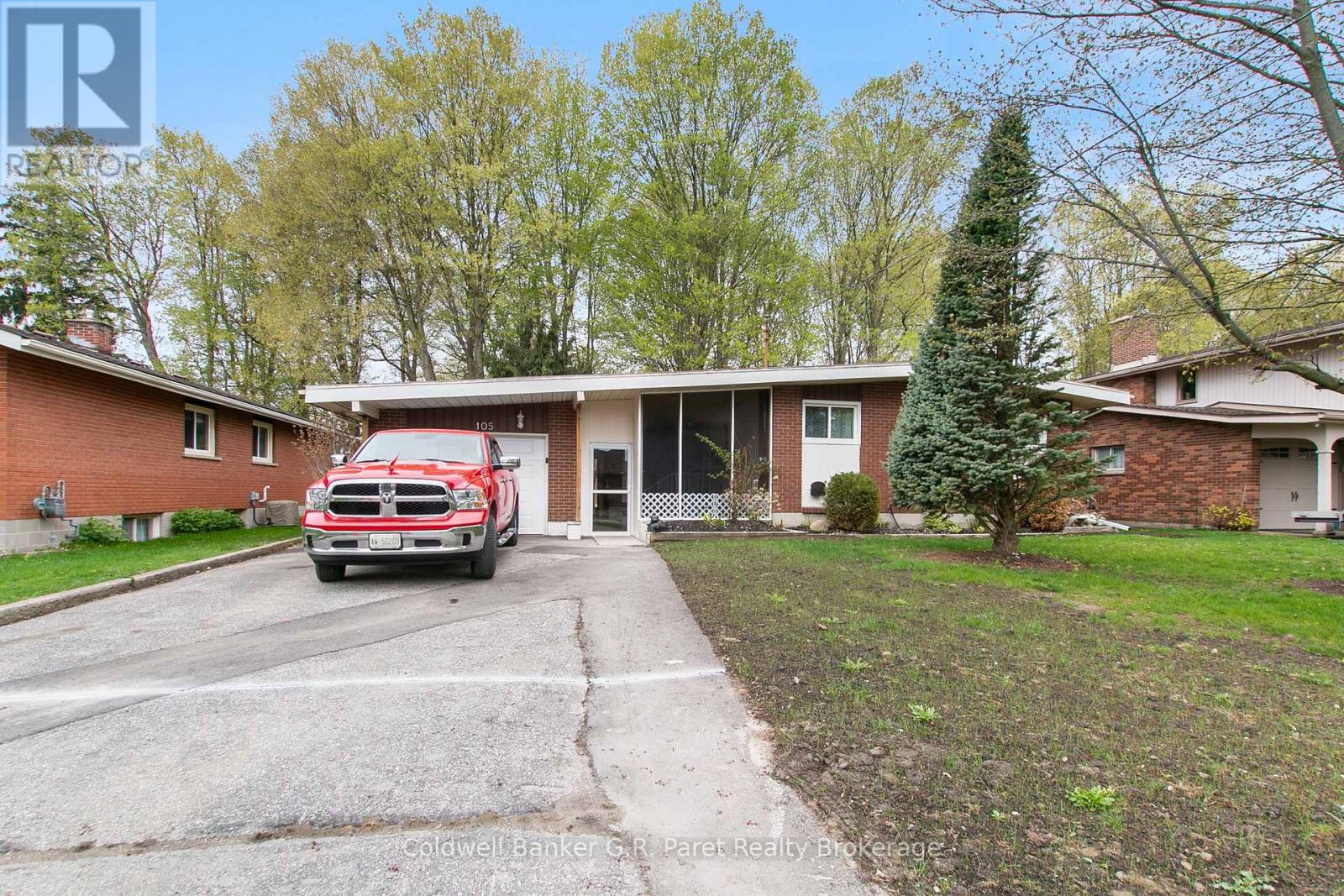 105 QUEEN STREET, Tillsonburg, Ontario