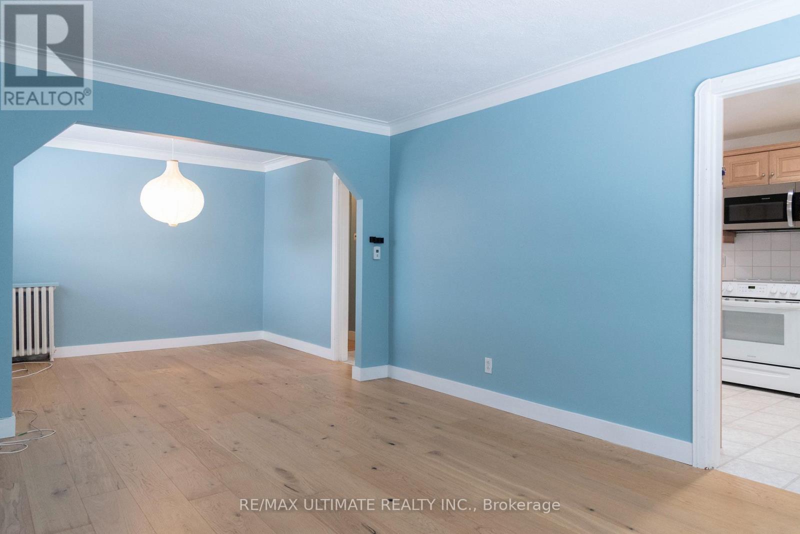 7 Joanith Upper Drive, Toronto, Ontario  M4B 1S6 - Photo 10 - E13070858