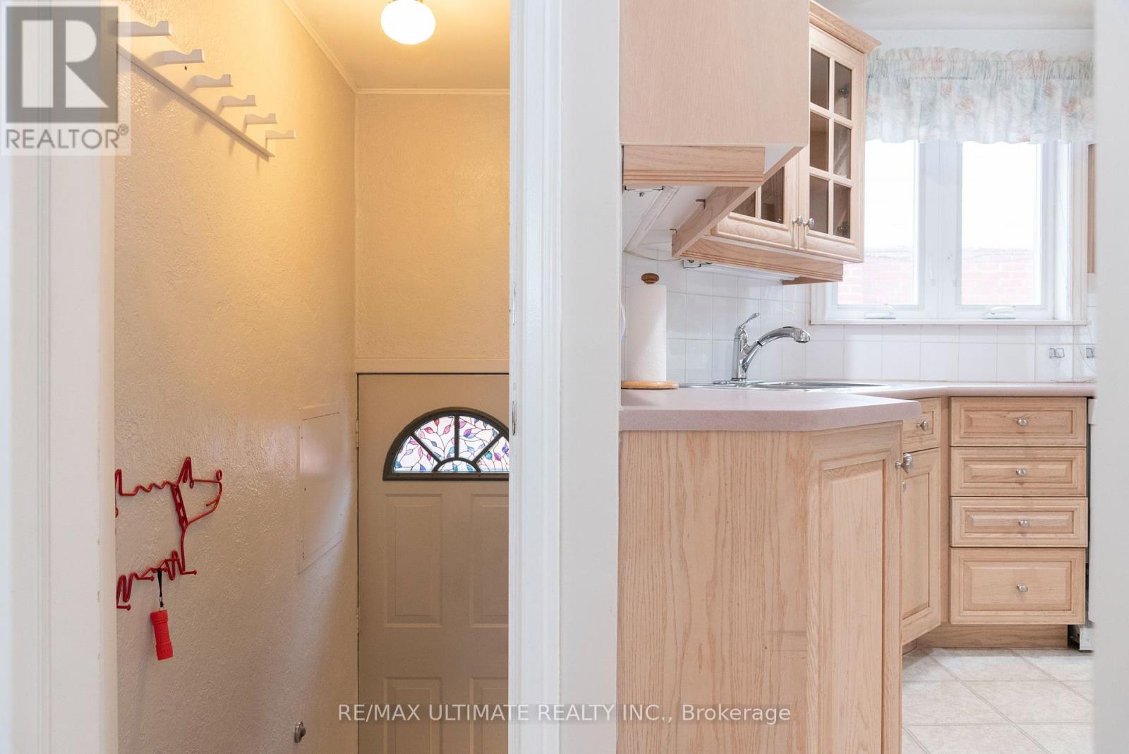 7 Joanith Upper Drive, Toronto, Ontario  M4B 1S6 - Photo 13 - E13070858
