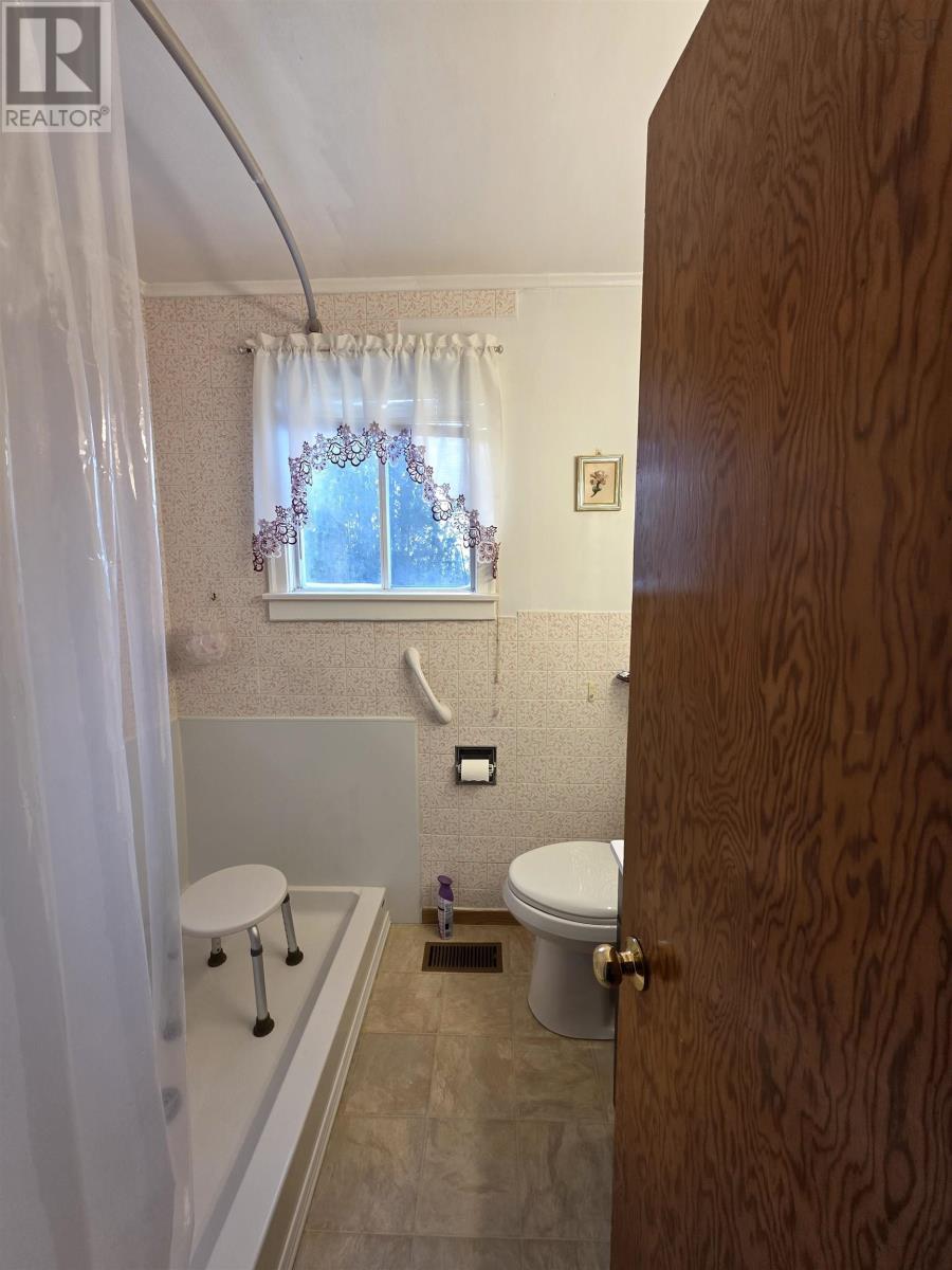 1348 Grand Lake Road, Grand Lake, Nova Scotia  B1M 1A1 - Photo 10 - 202601116