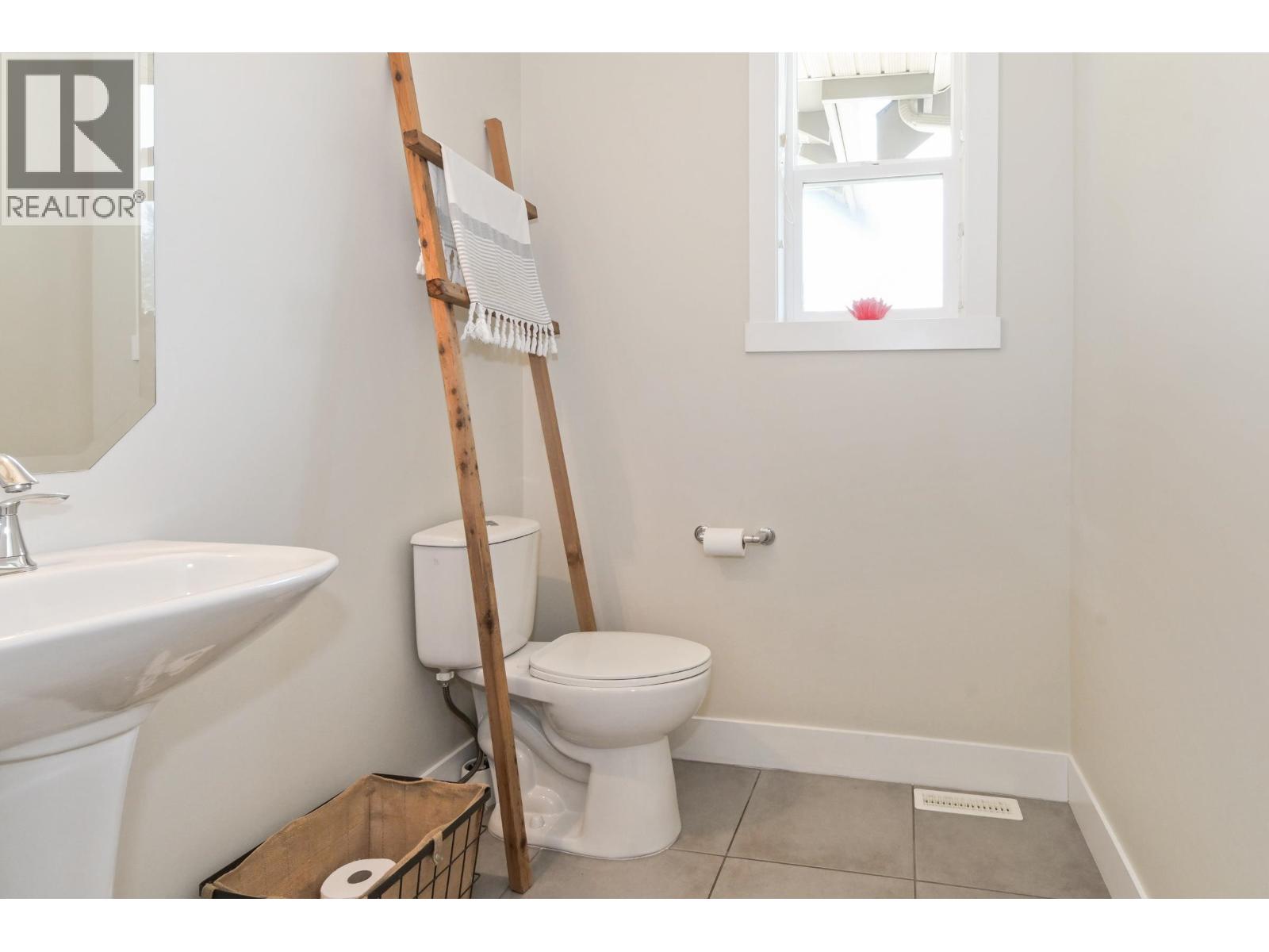 13573 229 Loop, Maple Ridge, British Columbia  V4R 0E5 - Photo 17 - R3117841