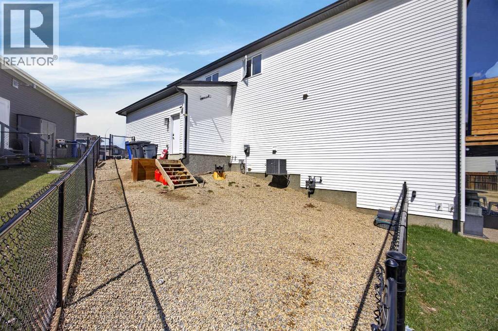 10 Bishop Circle, Carstairs, Alberta  T0M 0N0 - Photo 44 - A2304278