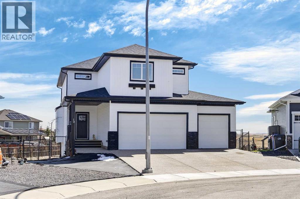 10 Bishop Circle, Carstairs, Alberta  T0M 0N0 - Photo 3 - A2304278
