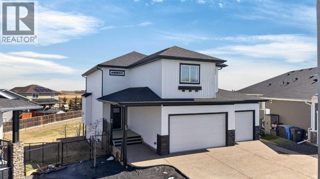 10 Bishop Circle, Carstairs, Alberta  T0M 0N0 - Photo 1 - A2304278