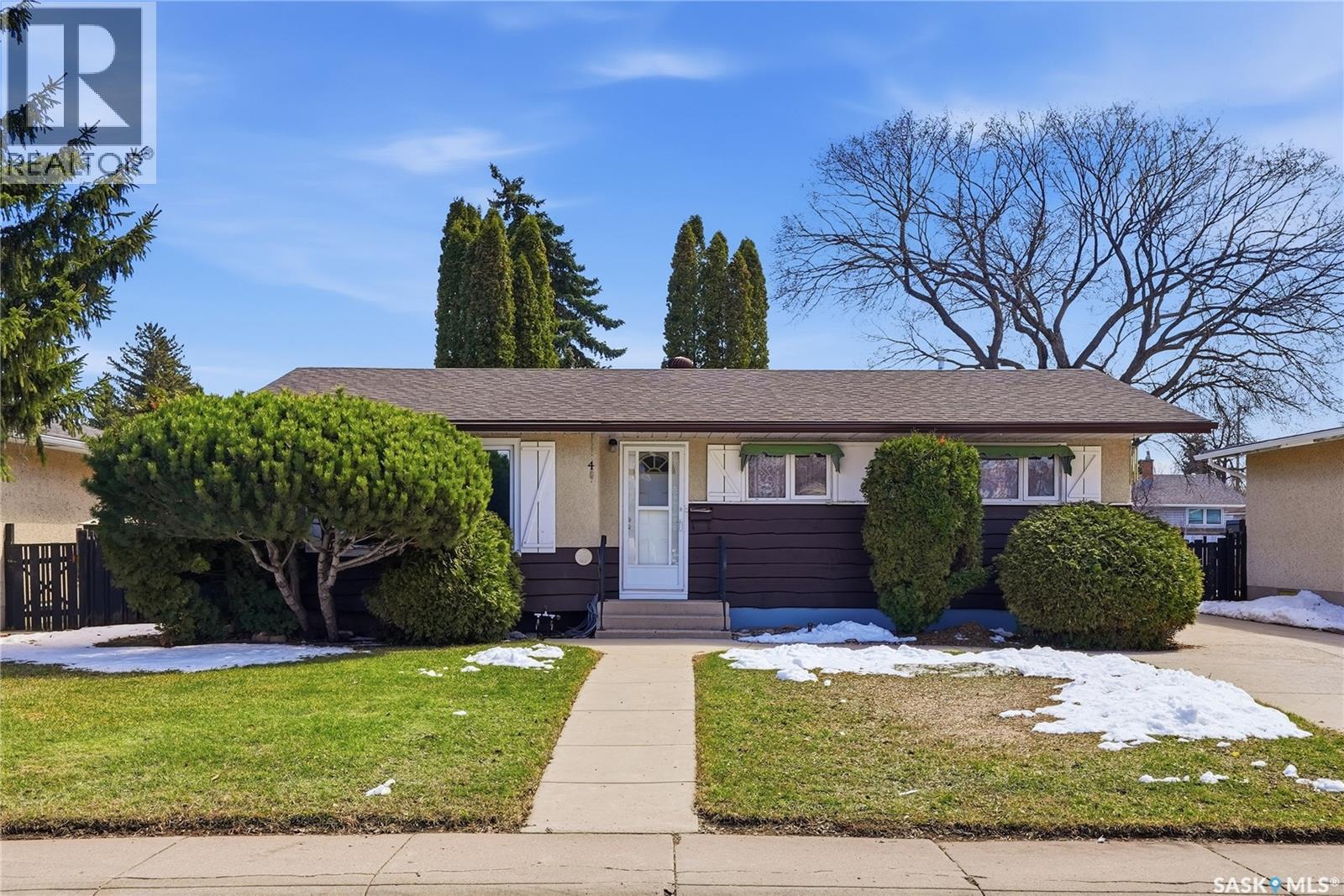 4 Malta Crescent, Saskatoon, Saskatchewan  S7L 3W1 - Photo 2 - SK034505