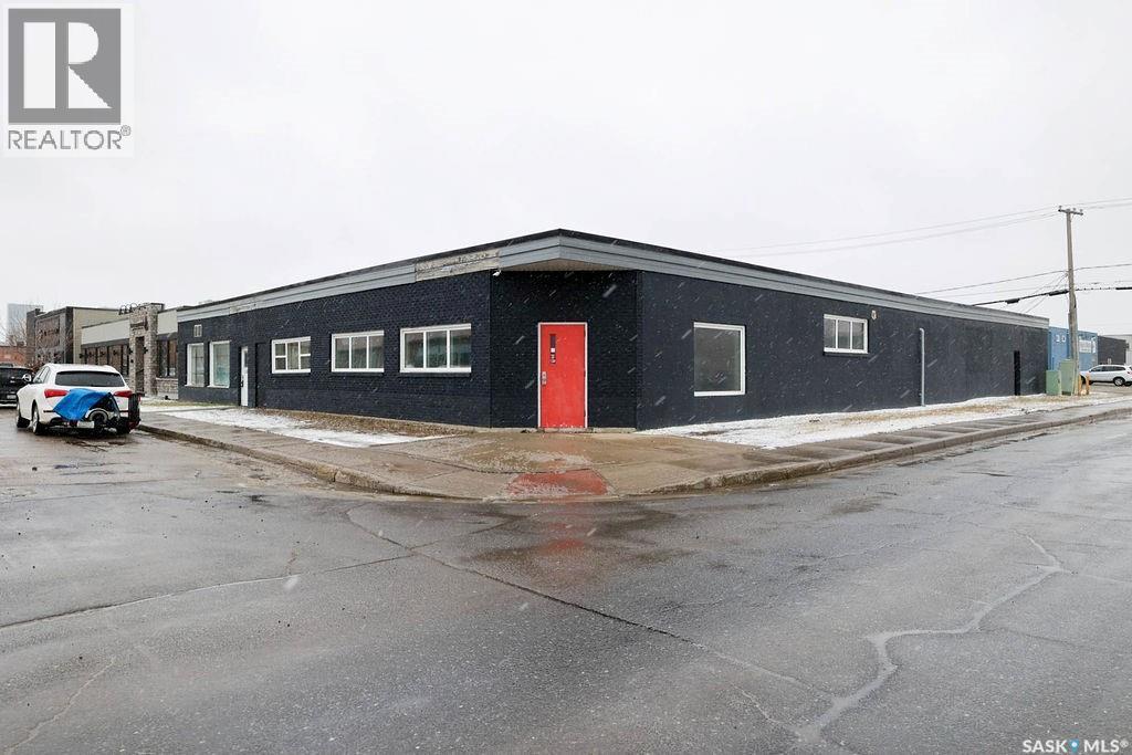 1304 Hamilton Street, Regina, Saskatchewan  S4R 2B5 - Photo 1 - SK034457