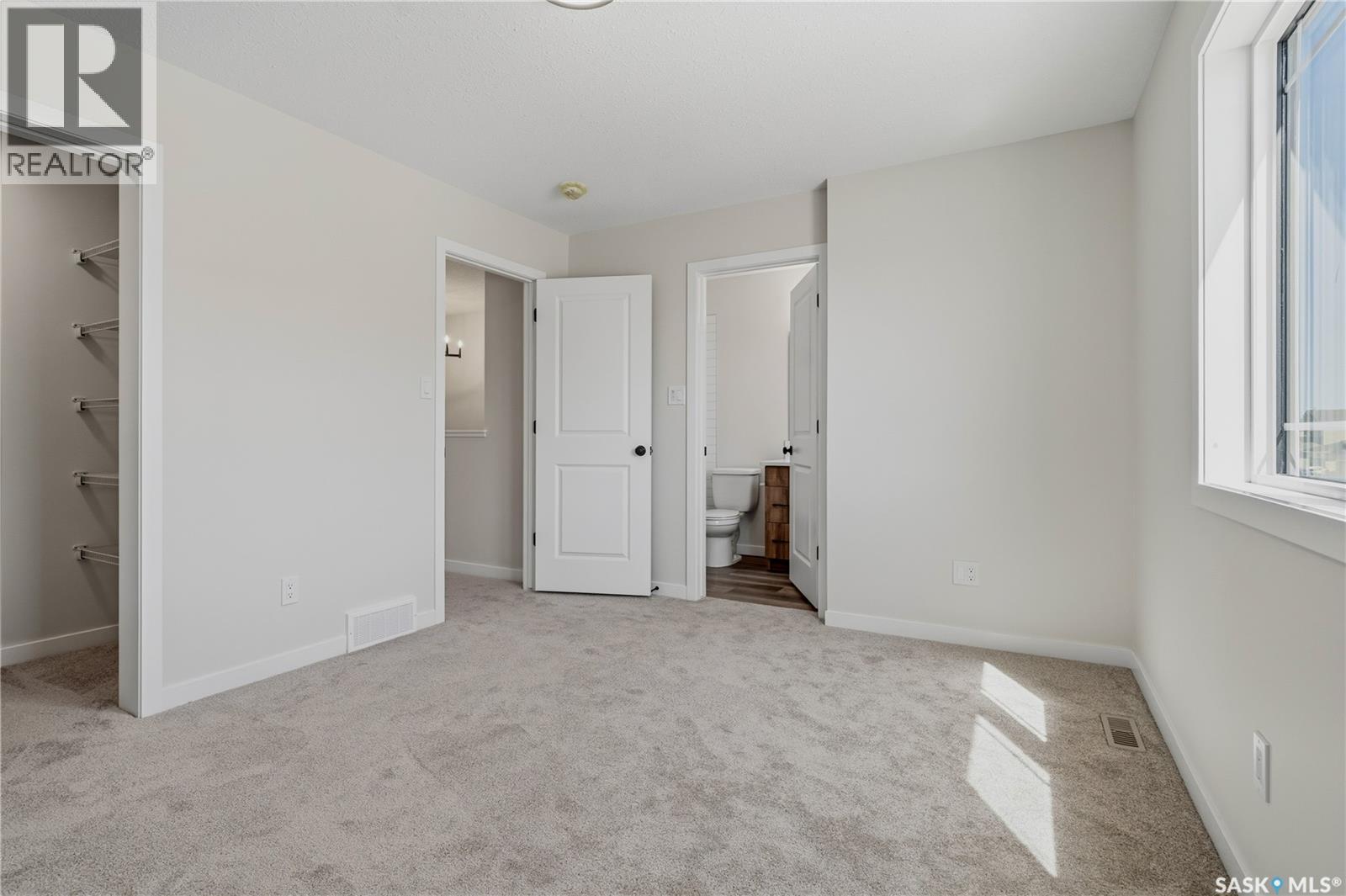3156 Green Turtle Road, Regina, Saskatchewan  S4V 4C5 - Photo 11 - SK034376