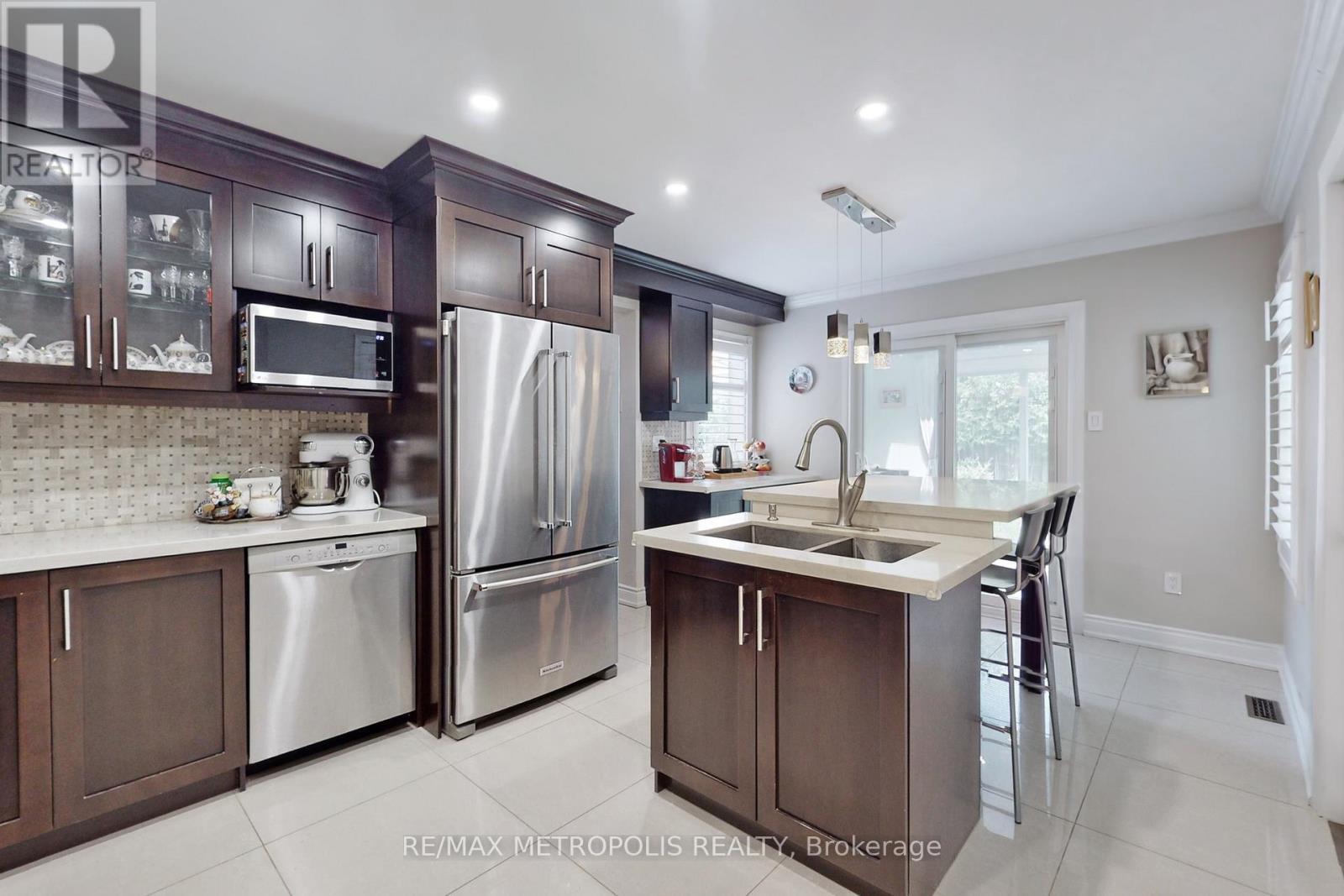 64 Mandel Crescent, Richmond Hill, Ontario  L4C 9Z7 - Photo 15 - N13068770