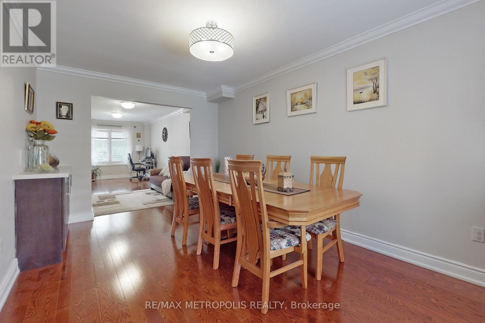 64 Mandel Crescent, Richmond Hill, Ontario  L4C 9Z7 - Photo 8 - N13068770