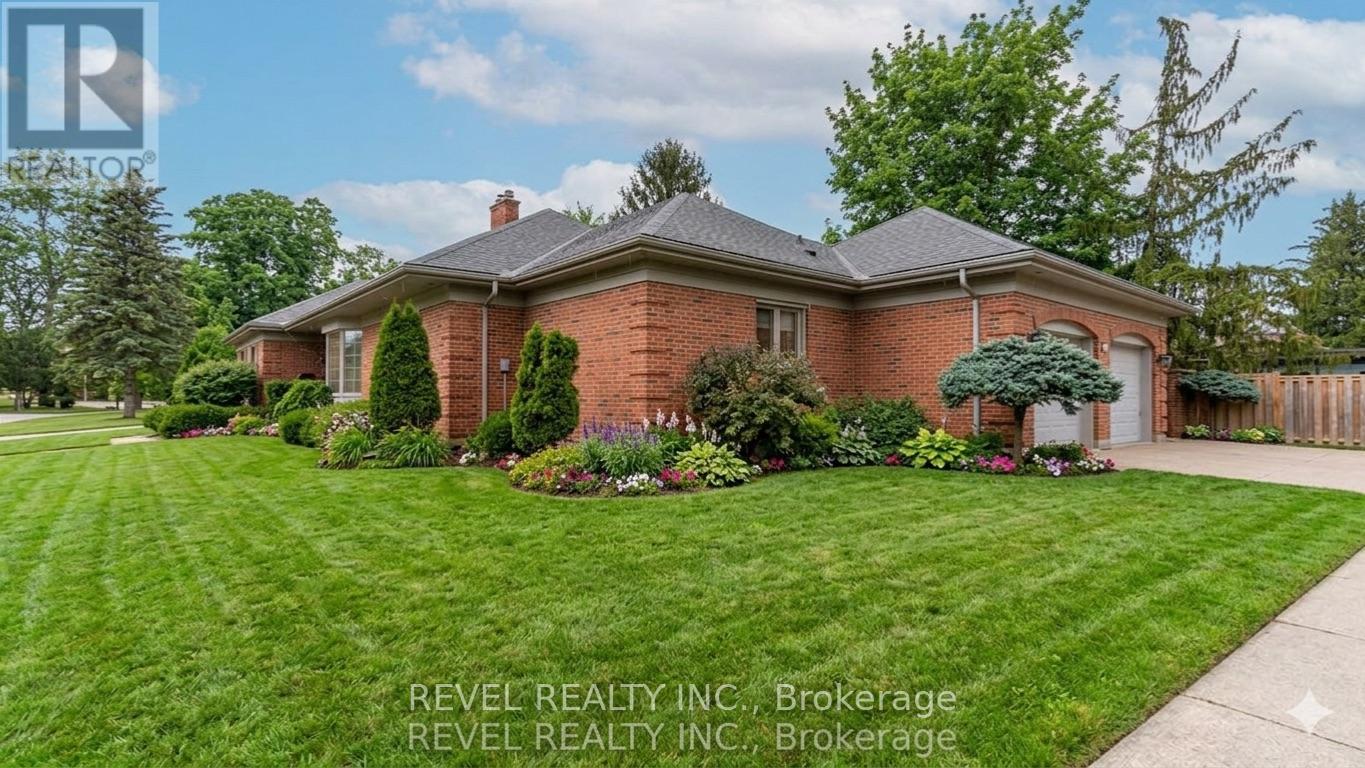 11 Tallwood Circle, London North, Ontario  N5X 2S1 - Photo 3 - X12913544