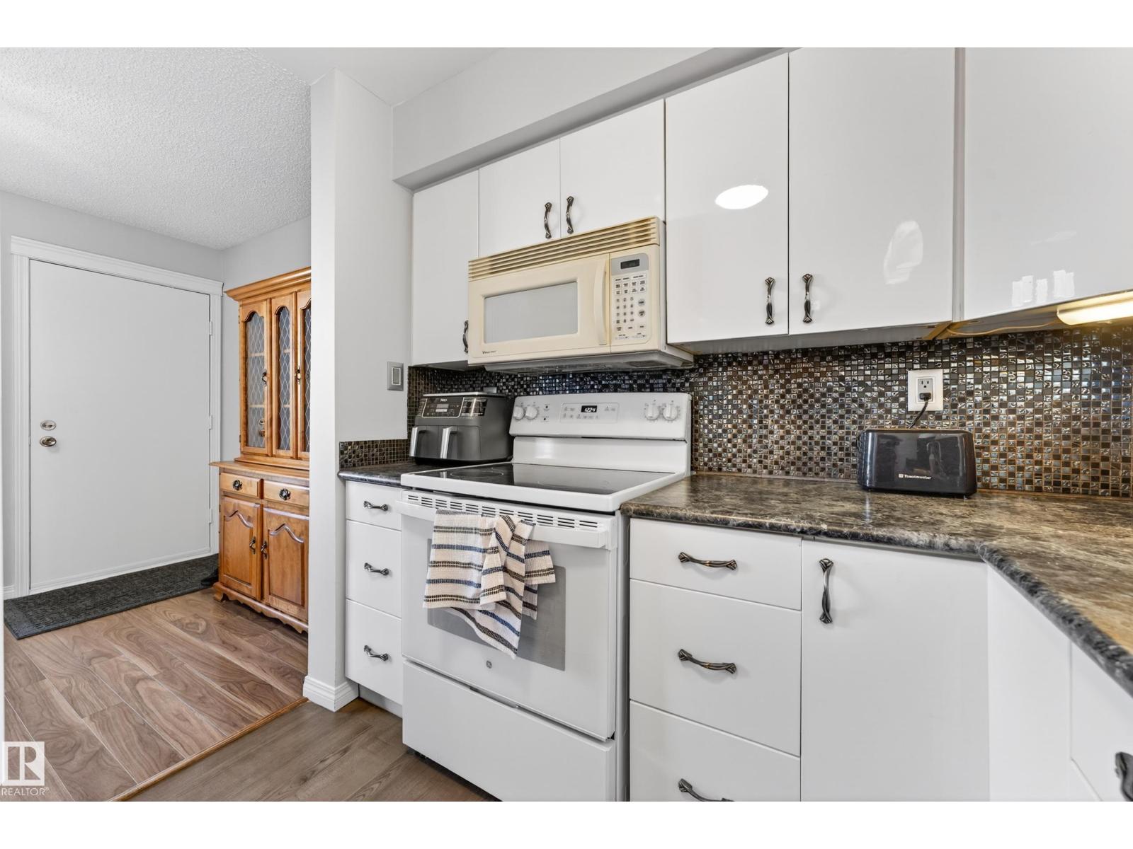 3584 42 St Nw, Edmonton, Alberta  T6L 5A1 - Photo 6 - E4485260