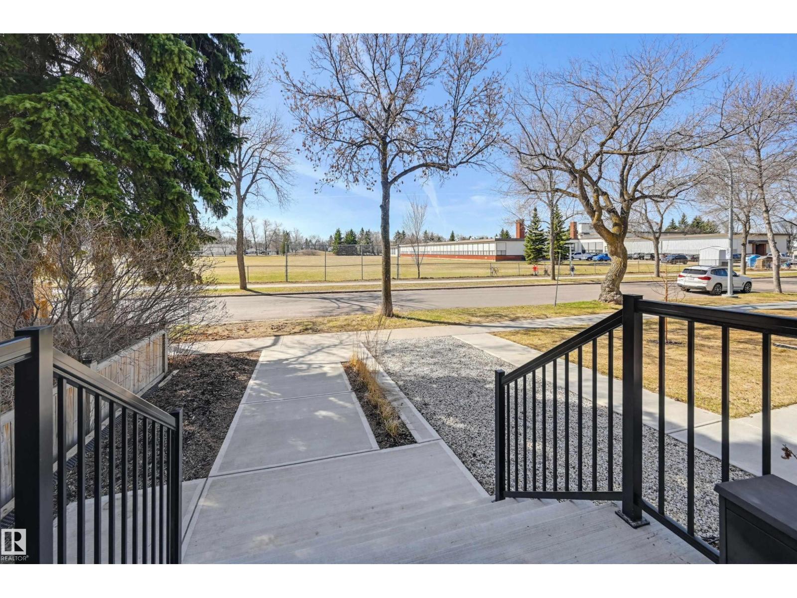 8518 79 Av Nw, Edmonton, Alberta  T6C 0R4 - Photo 5 - E4485259