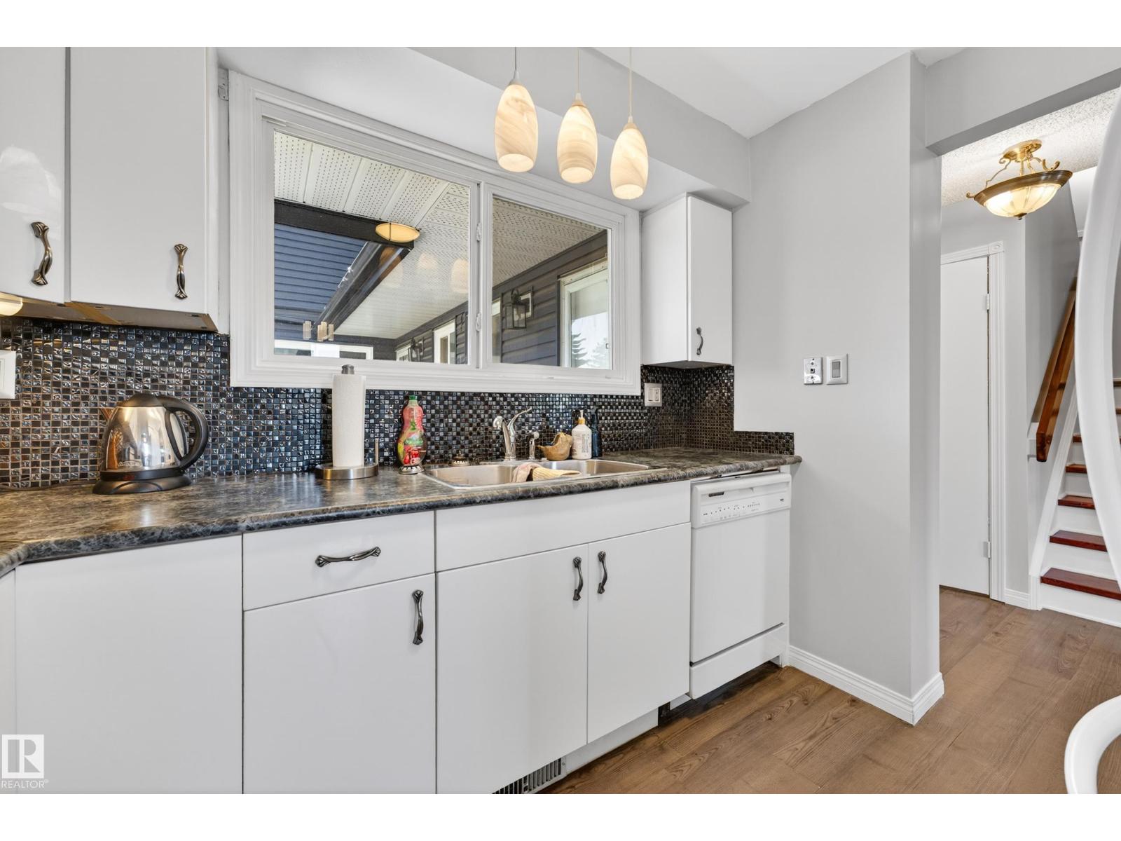 3584 42 St Nw, Edmonton, Alberta  T6L 5A1 - Photo 5 - E4485260
