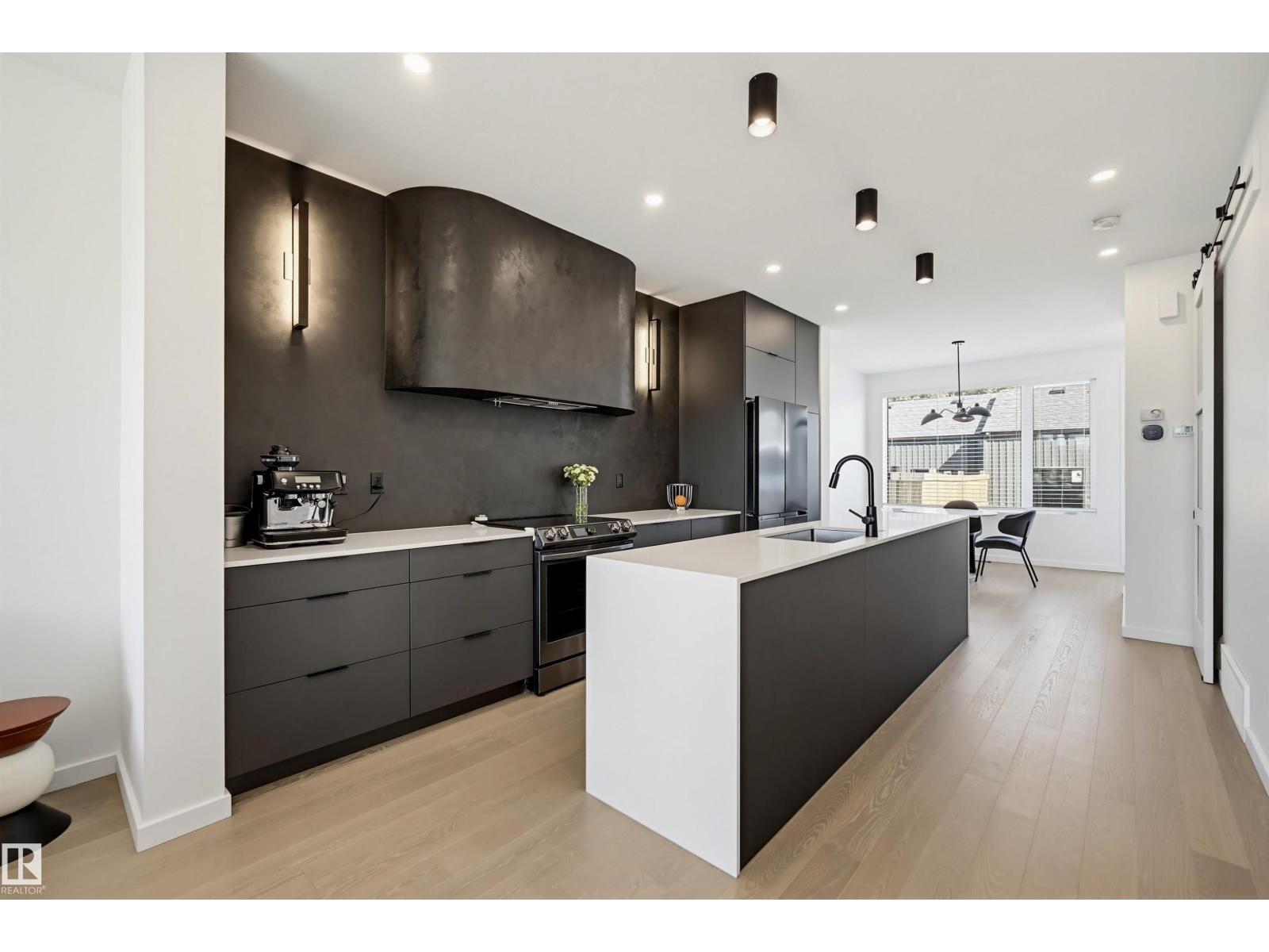 8518 79 Av Nw, Edmonton, Alberta  T6C 0R4 - Photo 3 - E4485259