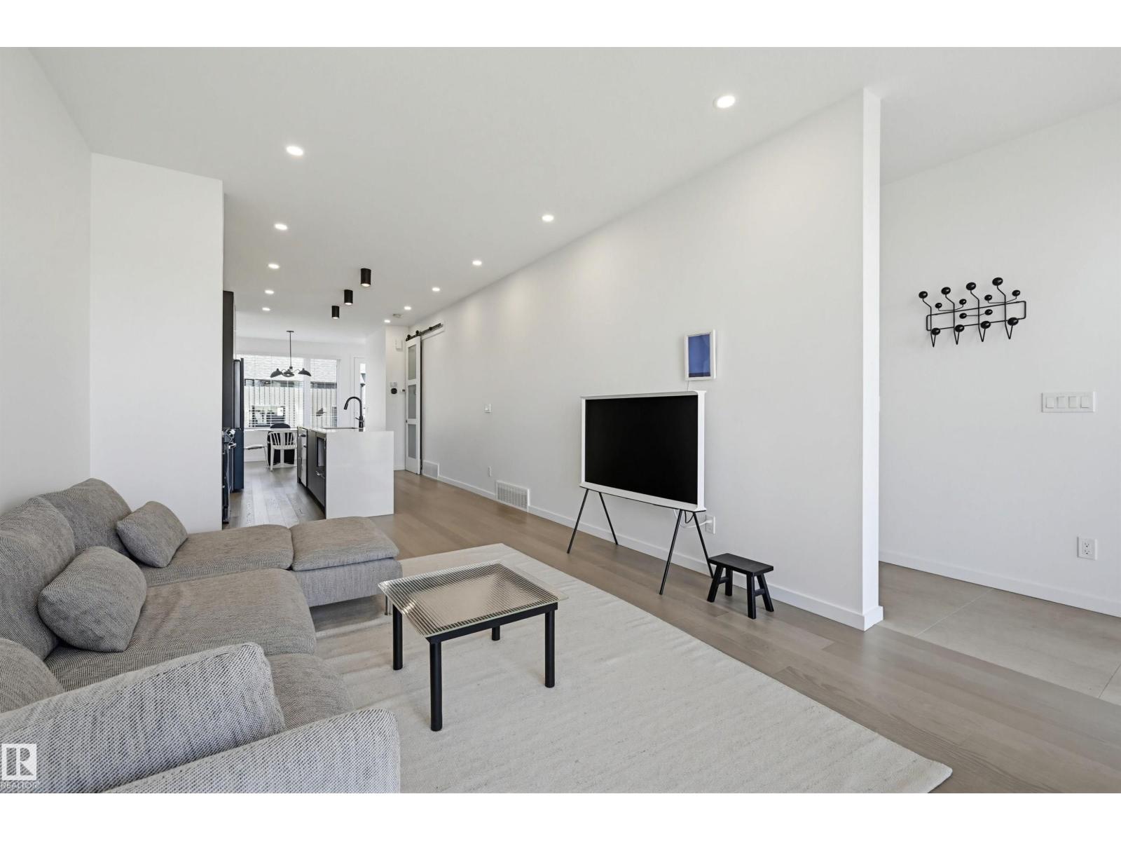 8518 79 Av Nw, Edmonton, Alberta  T6C 0R4 - Photo 9 - E4485259