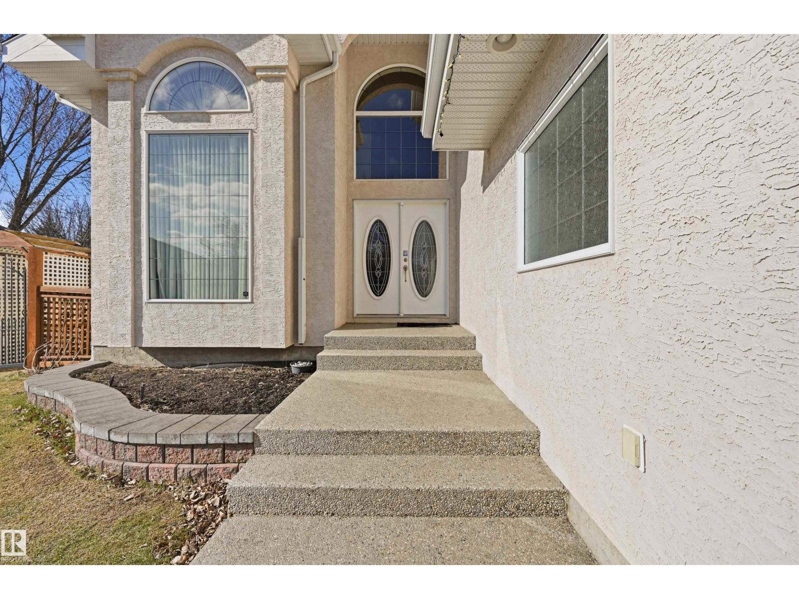 1198 Hollands Wy Nw, Edmonton, Alberta  T6R 3S9 - Photo 4 - E4485252