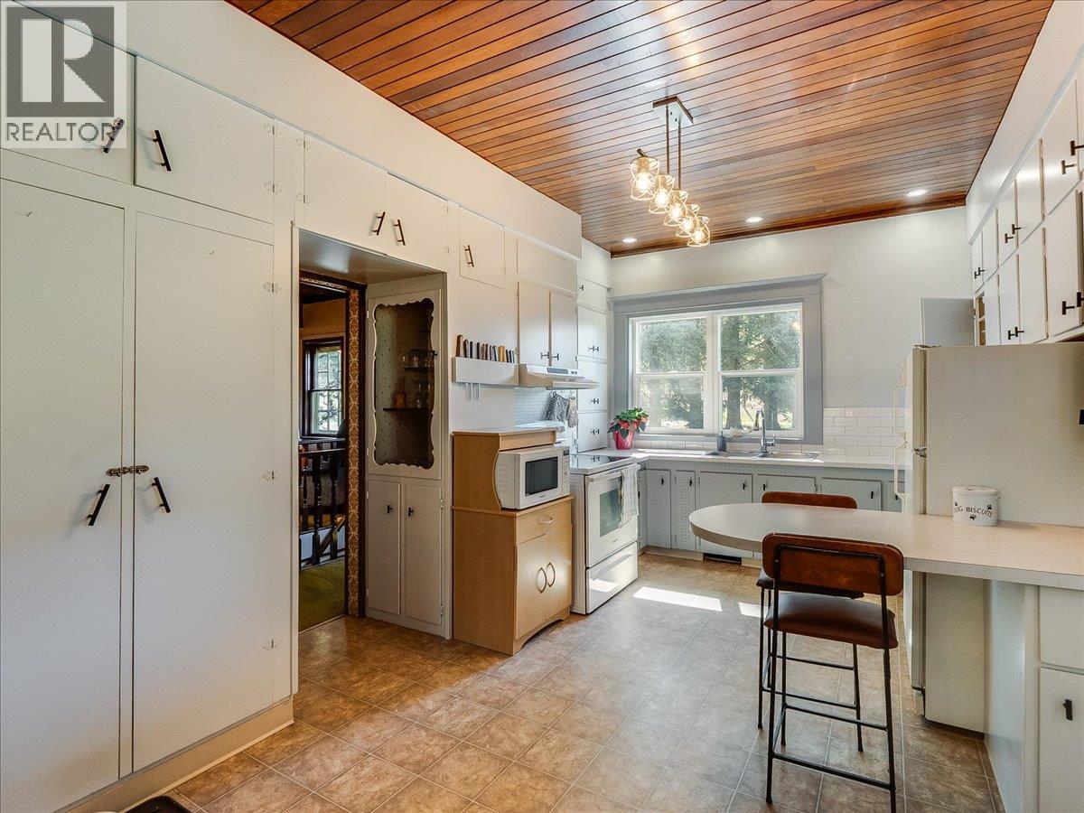1448 Pass Creek Road, Castlegar, British Columbia  V1N 4S2 - Photo 20 - 10385233