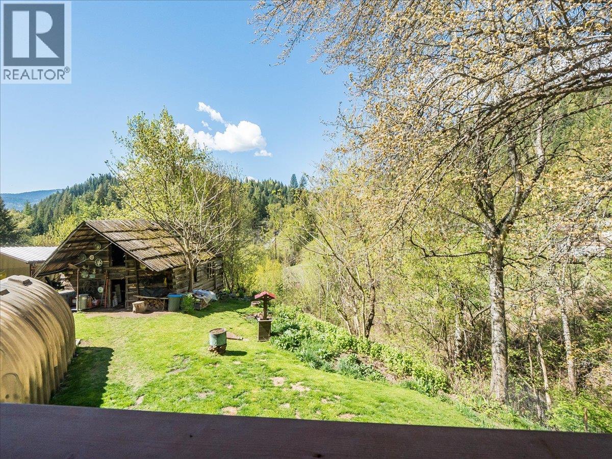 1448 Pass Creek Road, Castlegar, British Columbia  V1N 4S2 - Photo 4 - 10385233