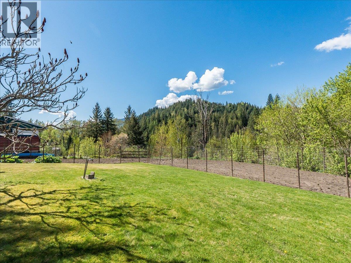 1448 Pass Creek Road, Castlegar, British Columbia  V1N 4S2 - Photo 76 - 10385233