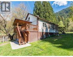 1448 Pass Creek Road, Castlegar, British Columbia