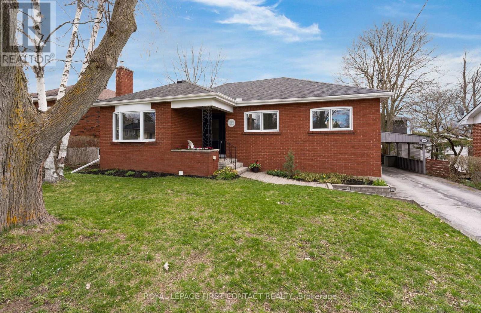 103 RODNEY STREET, Barrie, Ontario