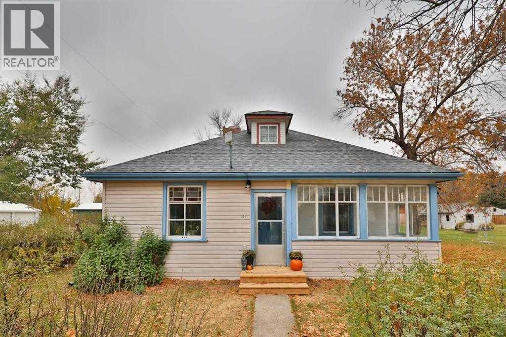 301 Noble Street, Barons, Alberta  T0L 0G0 - Photo 2 - A2305857