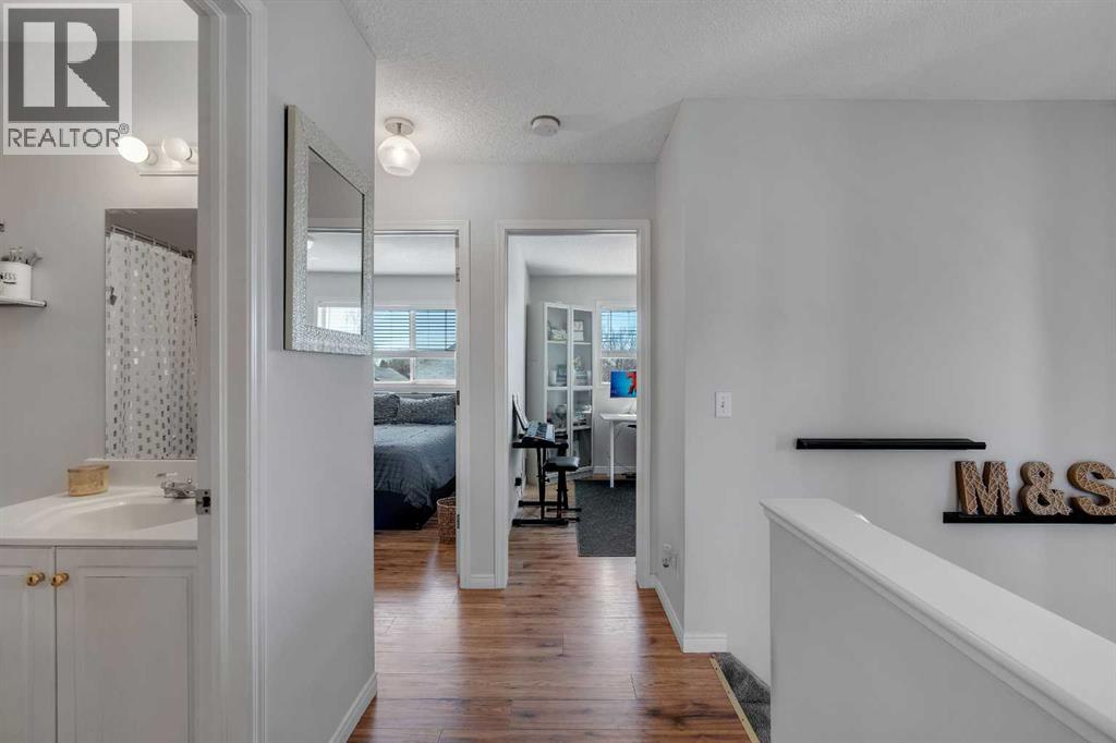 79 Mt Apex Green SE, Calgary, Alberta  T2Z 2V4 - Photo 15 - A2303824