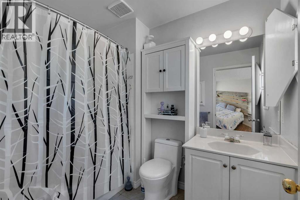 79 Mt Apex Green SE, Calgary, Alberta  T2Z 2V4 - Photo 19 - A2303824