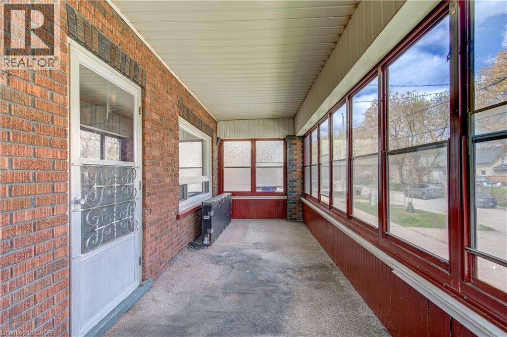111 Simeon Street, Kitchener, Ontario  N2H 1S6 - Photo 4 - 40820214