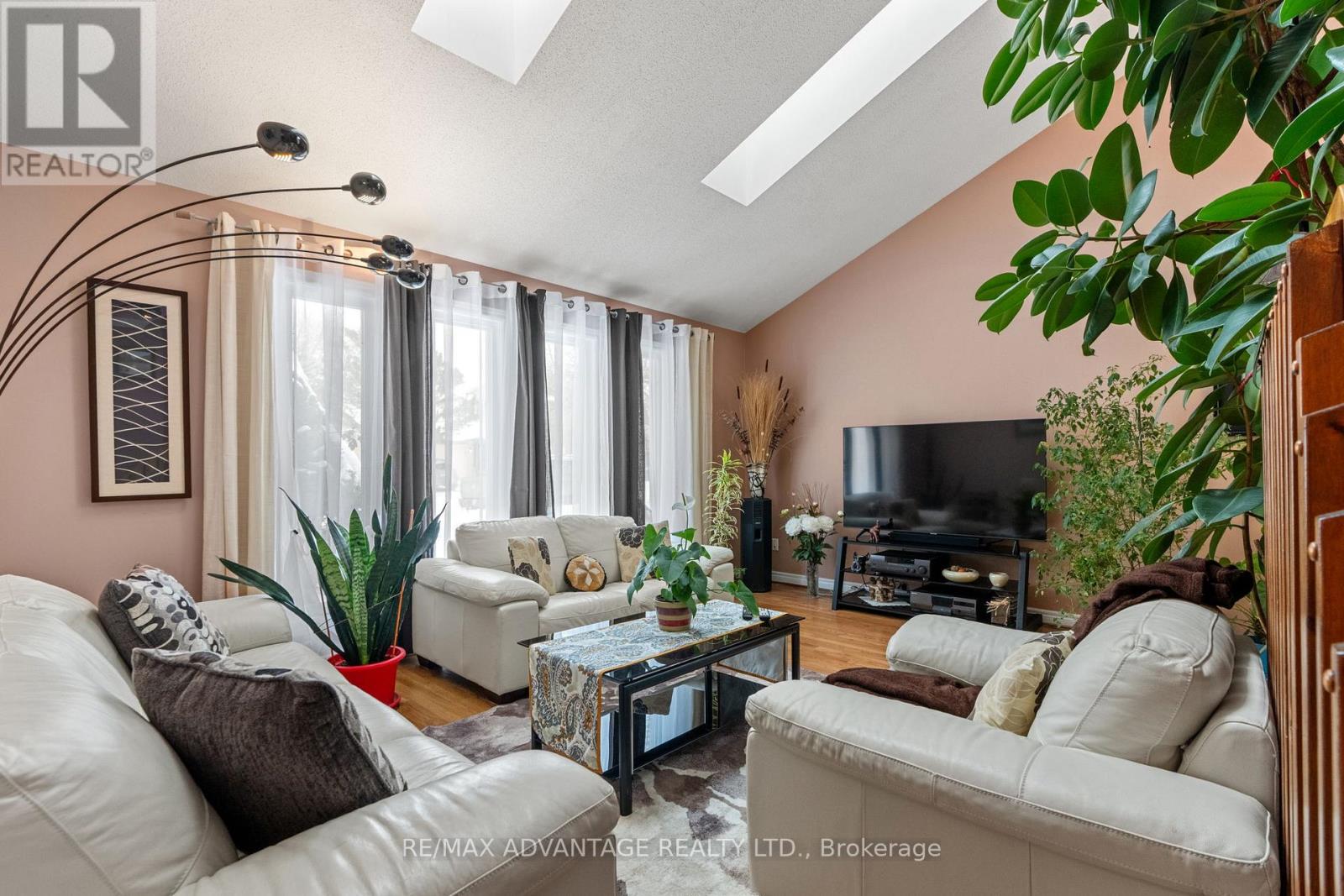 122 Barrydale Crescent, London North, Ontario  N6G 2X6 - Photo 4 - X13071088