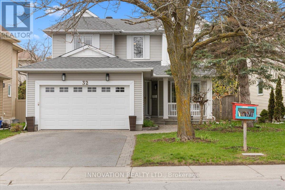 32 WEYBRIDGE DRIVE, Ottawa, Ontario