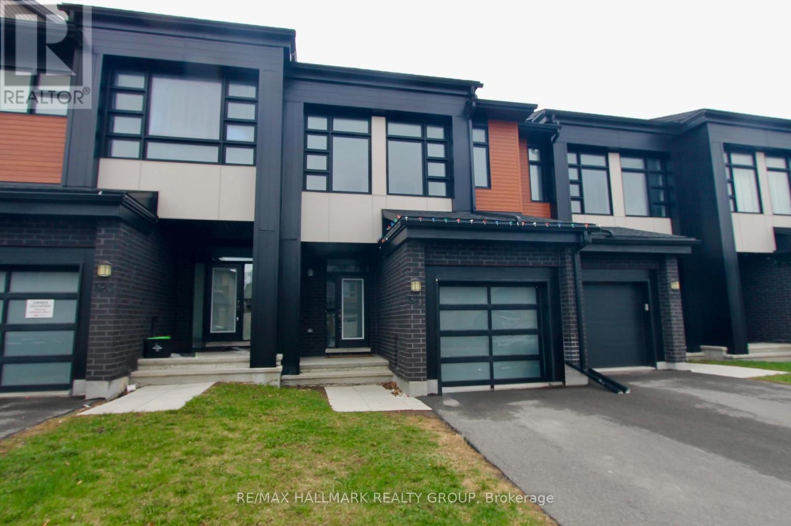527 TRIANGLE STREET, Ottawa, Ontario