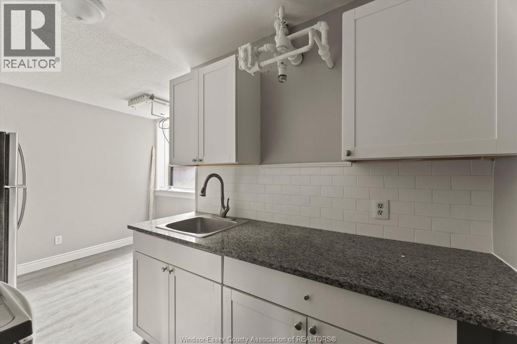 581 Cataraqui Street, Windsor, Ontario  N9A 3P2 - Photo 12 - 26009840