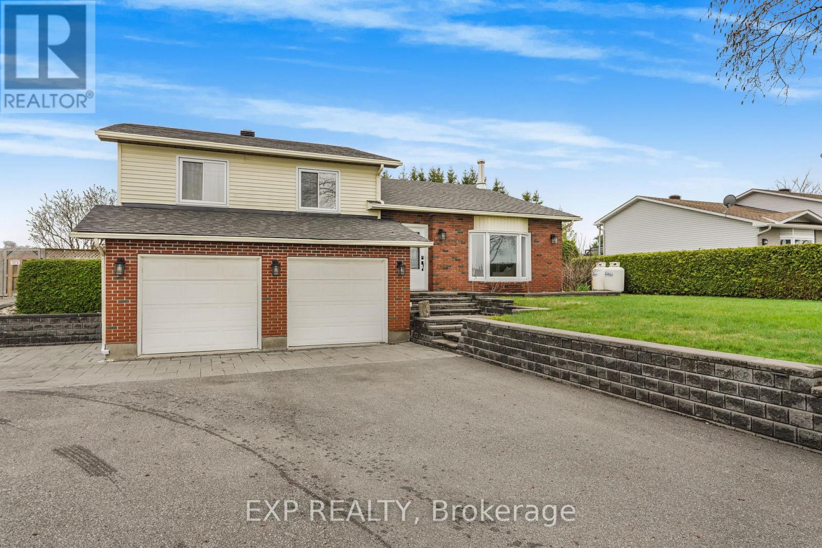 564 Du Golf Road, Clarence-Rockland, Ontario  K0A 2A0 - Photo 2 - X12916364
