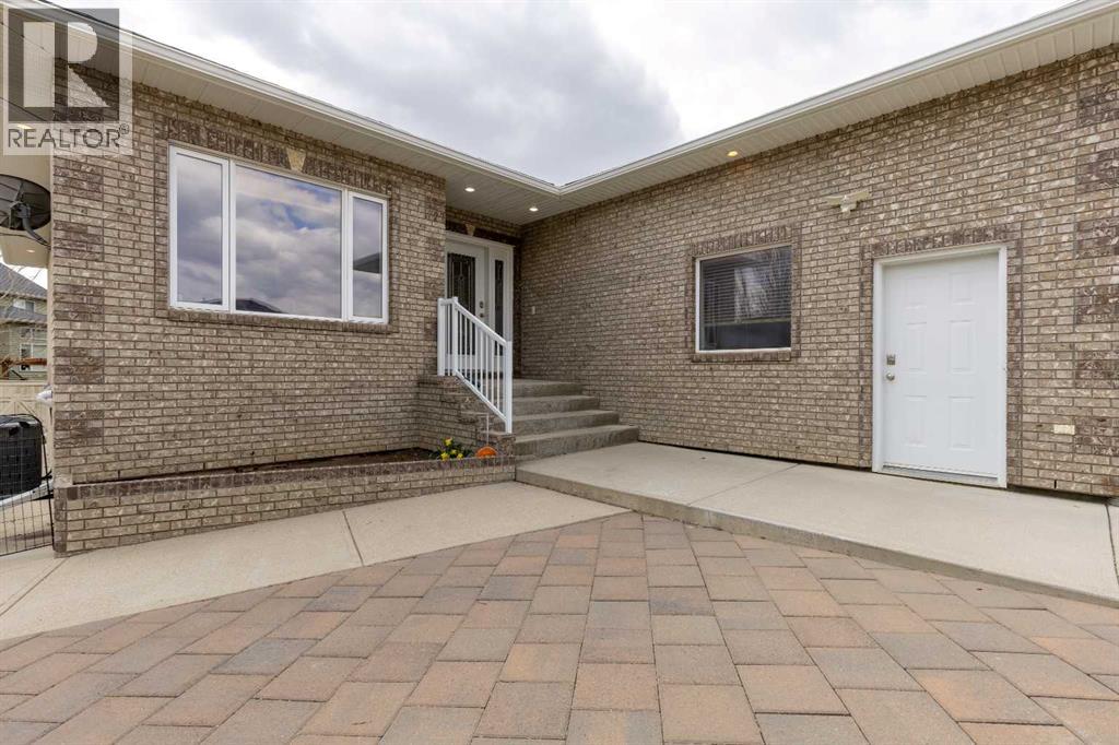 630 Couleecreek Place S, Lethbridge, Alberta  T1K 8C1 - Photo 3 - A2306026