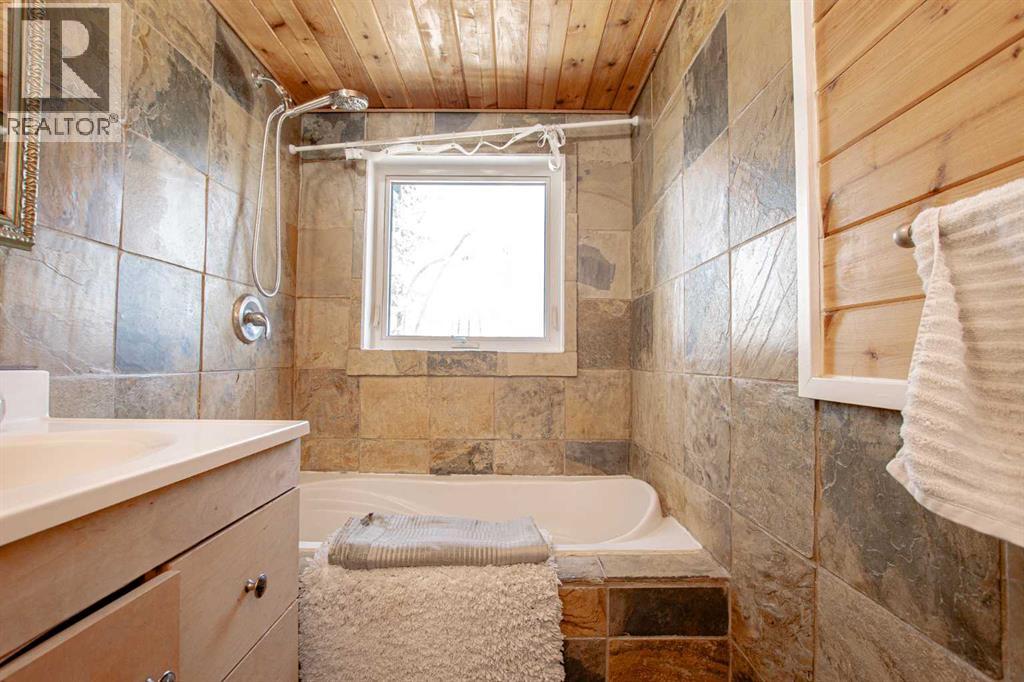 103068 Twp Rd 722, Beaverlodge, Alberta  T0H 3C0 - Photo 12 - A2306008