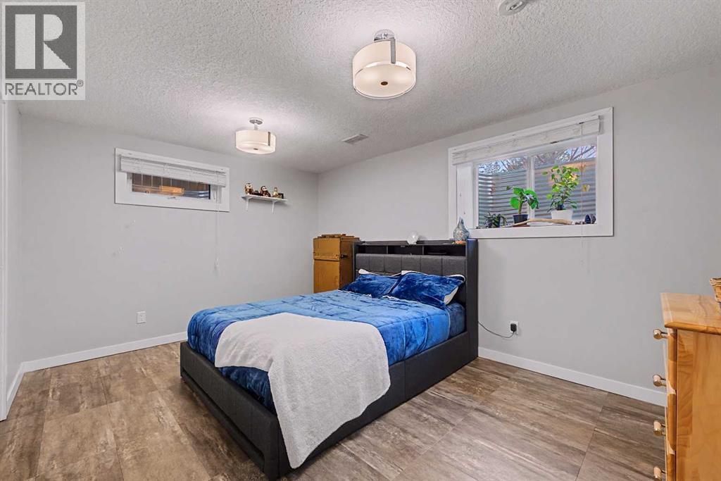 32 Sinclair Crescent Sw, Calgary, Alberta  T2W 0L7 - Photo 34 - A2284512