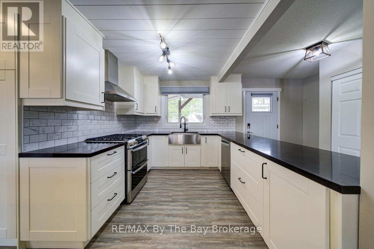 1628 River Road W, Wasaga Beach, Ontario  L9Z 2S3 - Photo 5 - S13070876