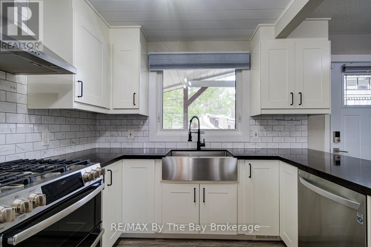 1628 River Road W, Wasaga Beach, Ontario  L9Z 2S3 - Photo 6 - S13070876