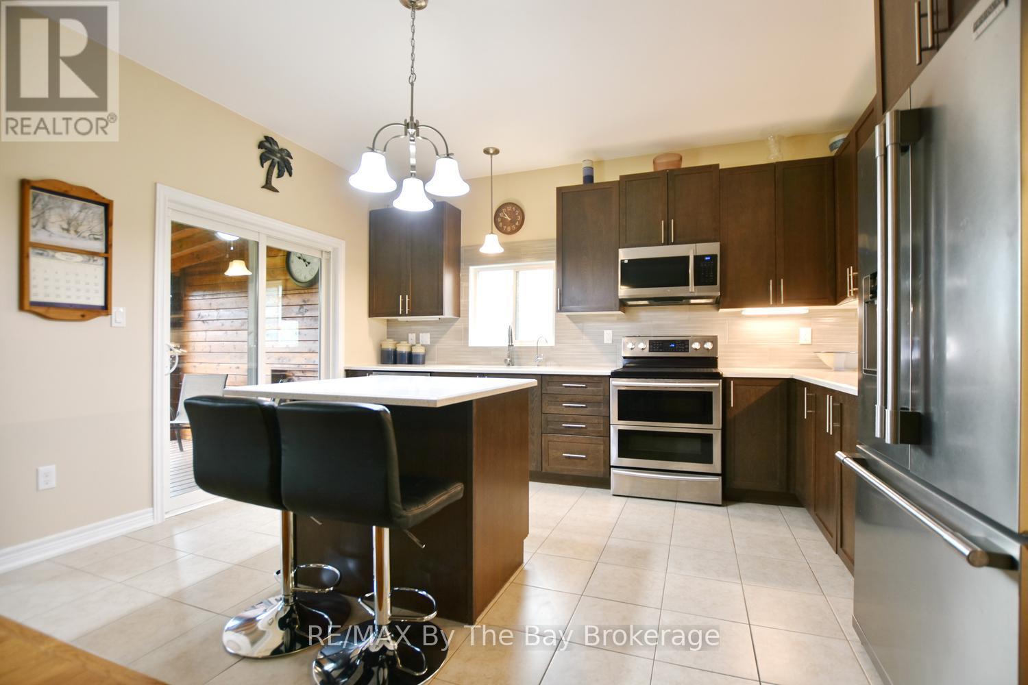 5 Falvo Street, Wasaga Beach, Ontario  L9Z 1J6 - Photo 11 - S13071020