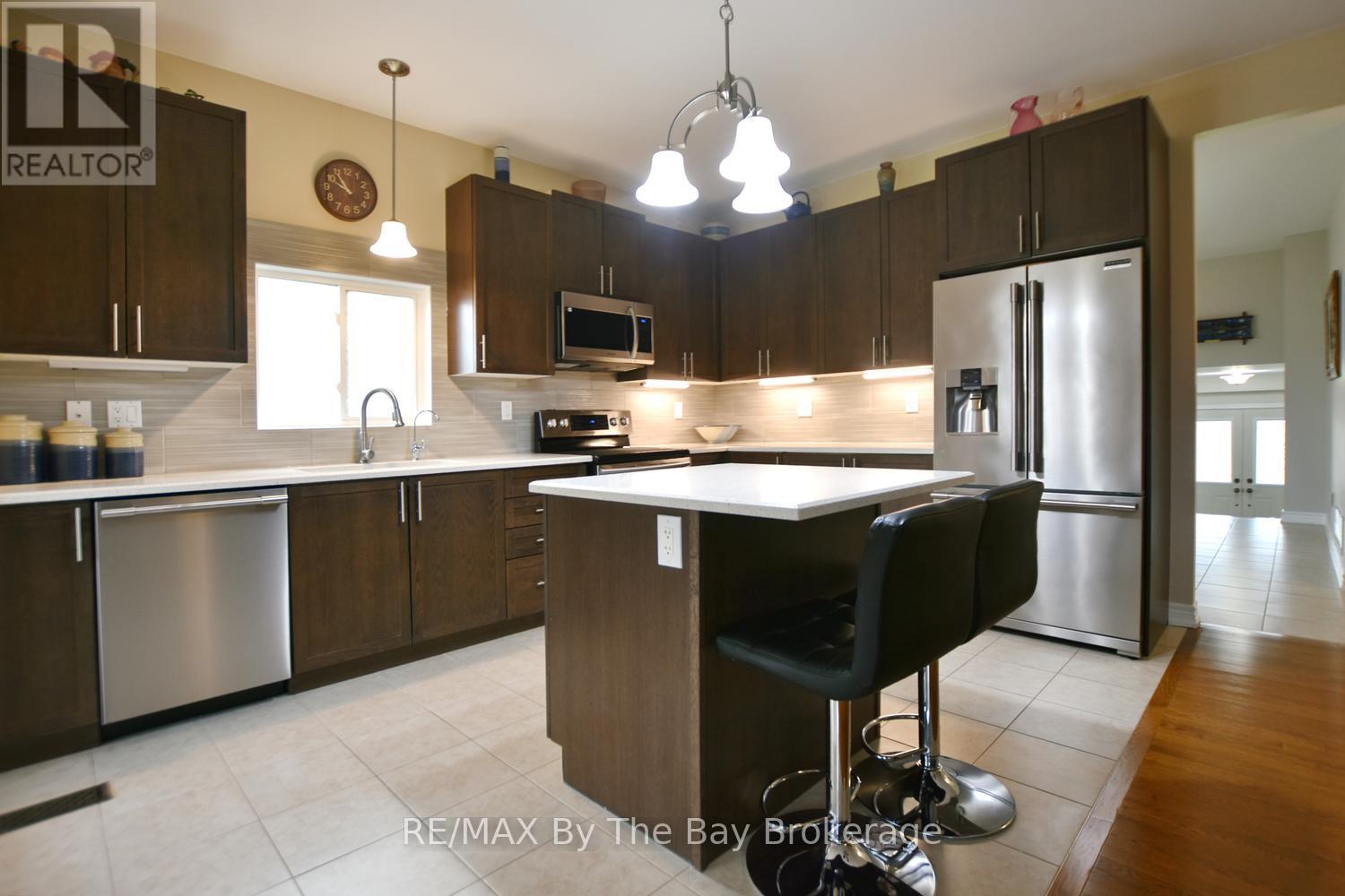 5 Falvo Street, Wasaga Beach, Ontario  L9Z 1J6 - Photo 12 - S13071020