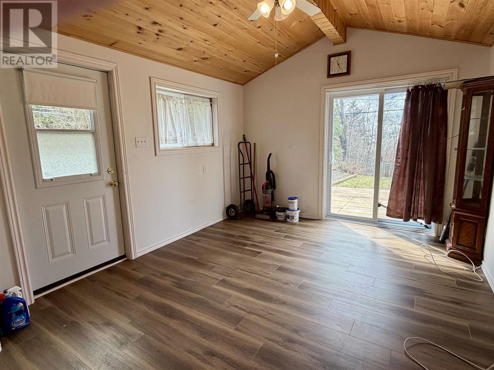 187 Hillside Dr S, Elliot Lake, Ontario  P5A 1N4 - Photo 5 - SM260842