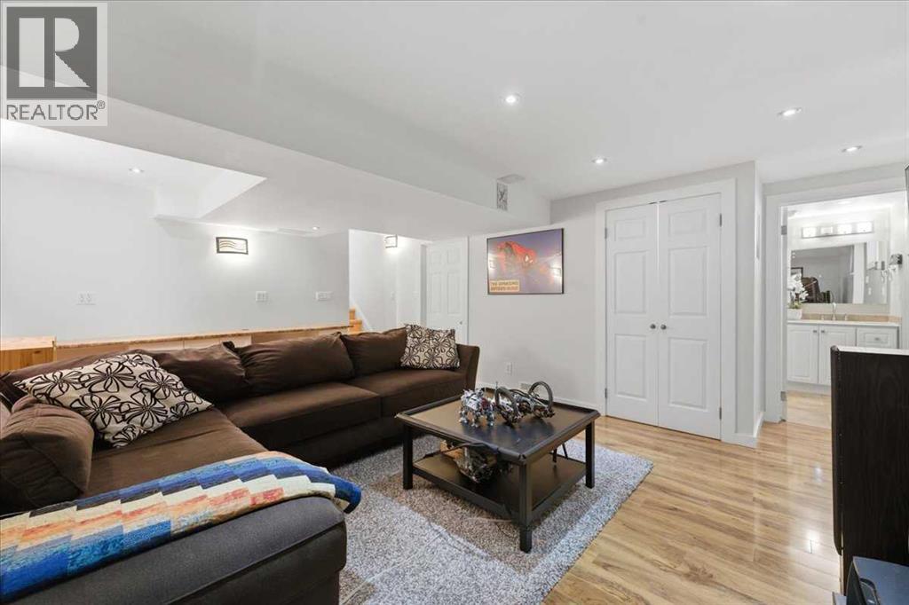 40 Grafton Crescent SW, Calgary, Alberta  T3E 4X1 - Photo 30 - A2306301