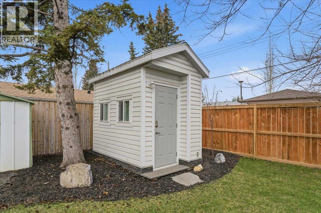 40 Grafton Crescent SW, Calgary, Alberta  T3E 4X1 - Photo 38 - A2306301