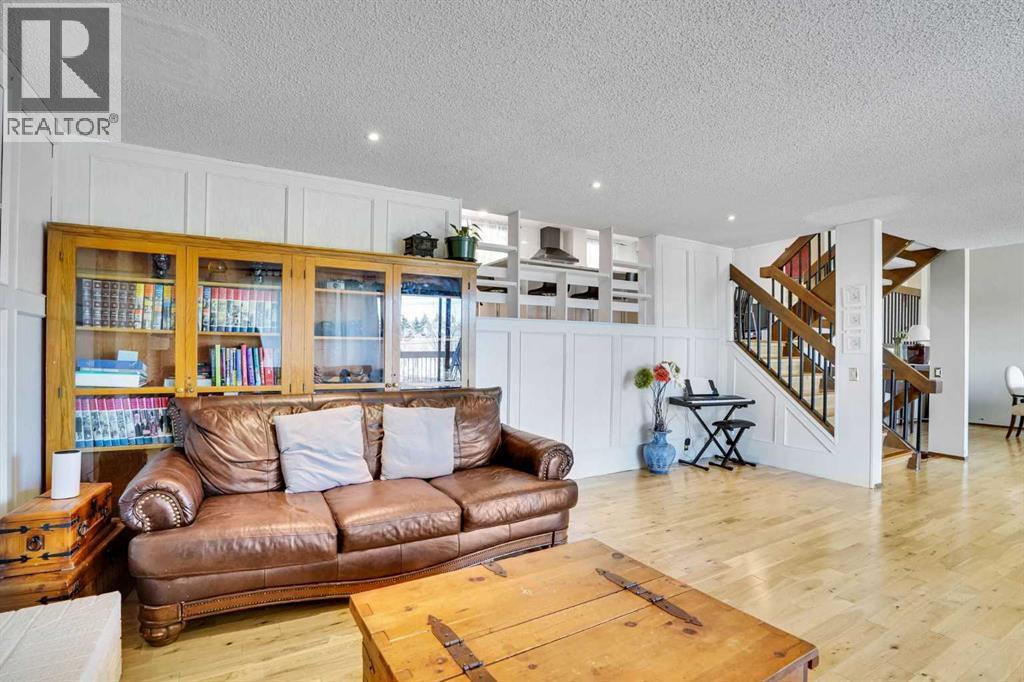 5819 Coach Hill Road SW, Calgary, Alberta  T3H 1E3 - Photo 12 - A2306674